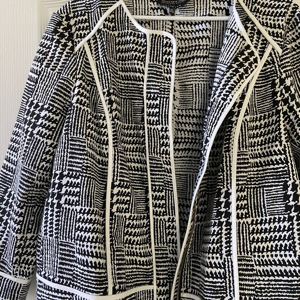 Black & white Jones of New York jacket